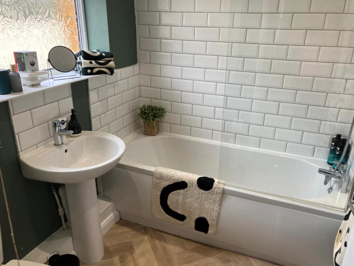 Rose Cottage - City Centre, Hospital Crownwork Studios, Nissan & Stadium Of Light Sunderland  Bagian luar foto